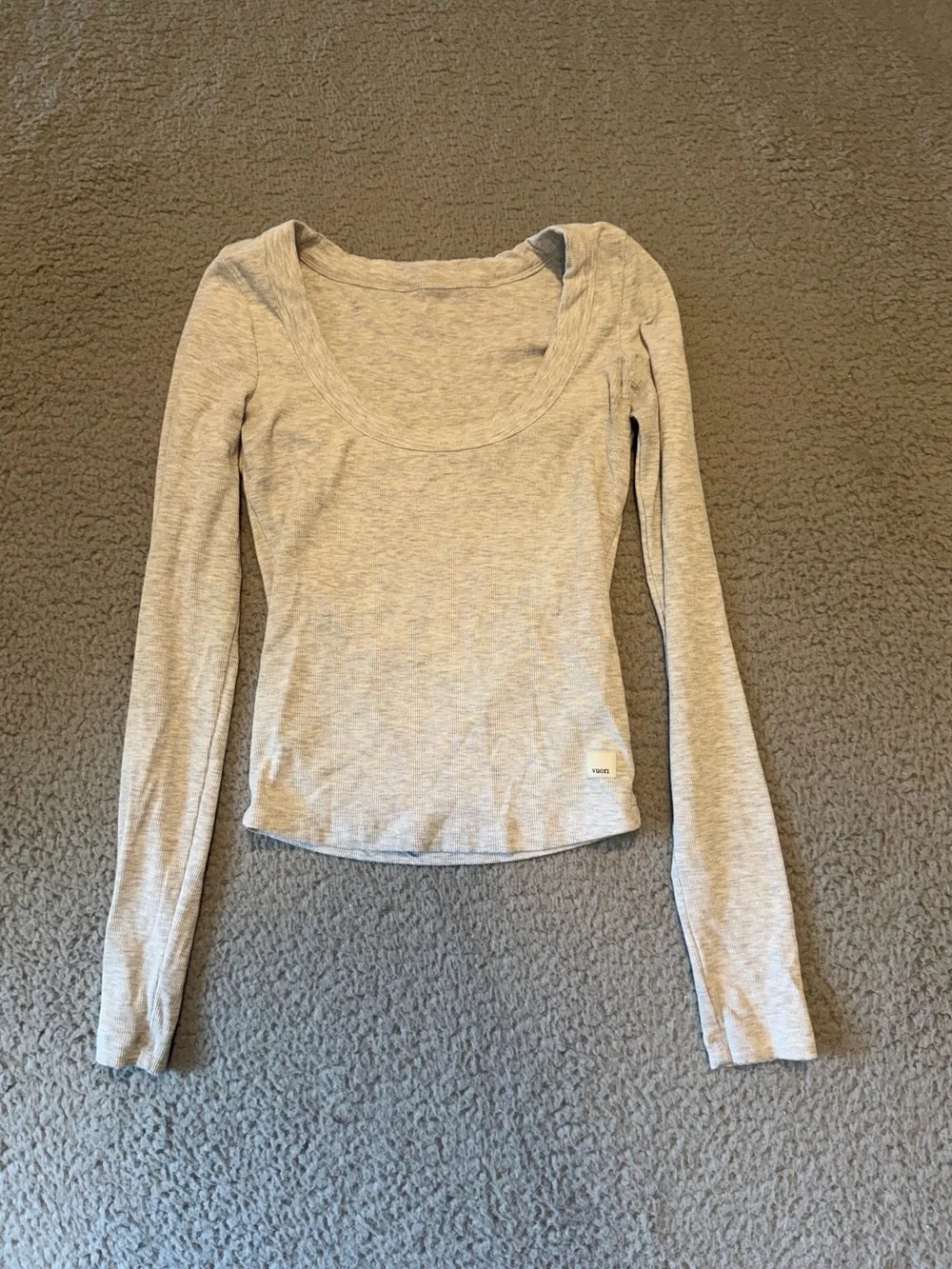 VUORI Women's Long Sleeve Pose Scoop Tee white Long Sleeve Top size XS
